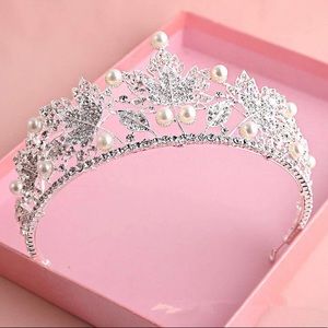 Shiny Crystal Beads Pearl Maple Leaf Bridal Tiara